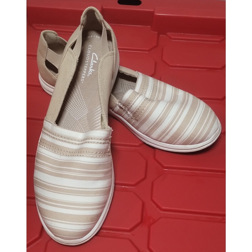 Clarks Cloudsteppers Womens 9 Beige White Striped Slip On Loafers